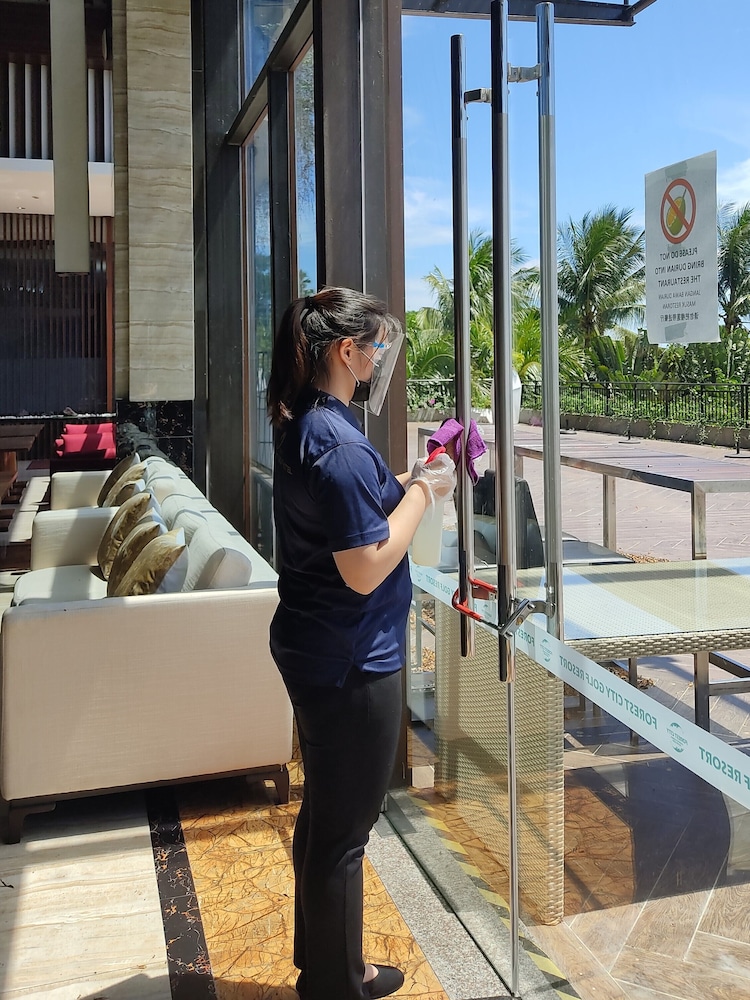 Forest City Marina Hotel 18/66