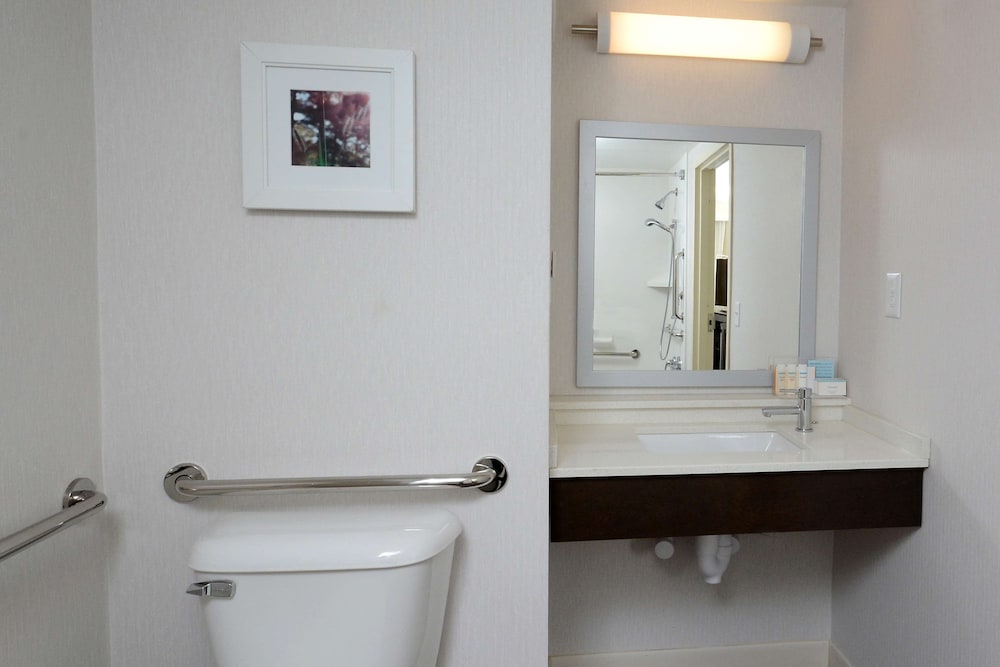 Hampton Inn Roxboro 25/47