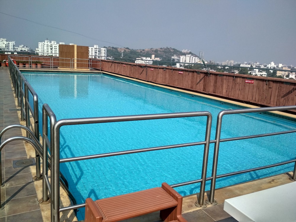 E Square the Fern Pune 25/50