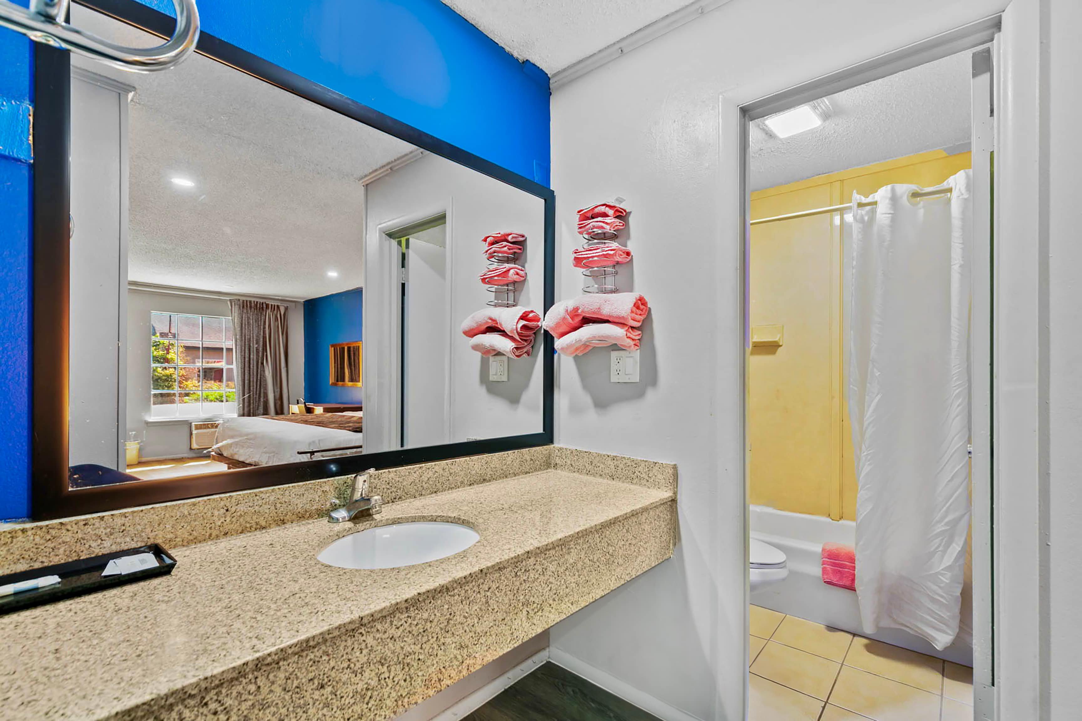 Jeffersonian Motor Inn by Townhouse, Prentiss MS 54/59