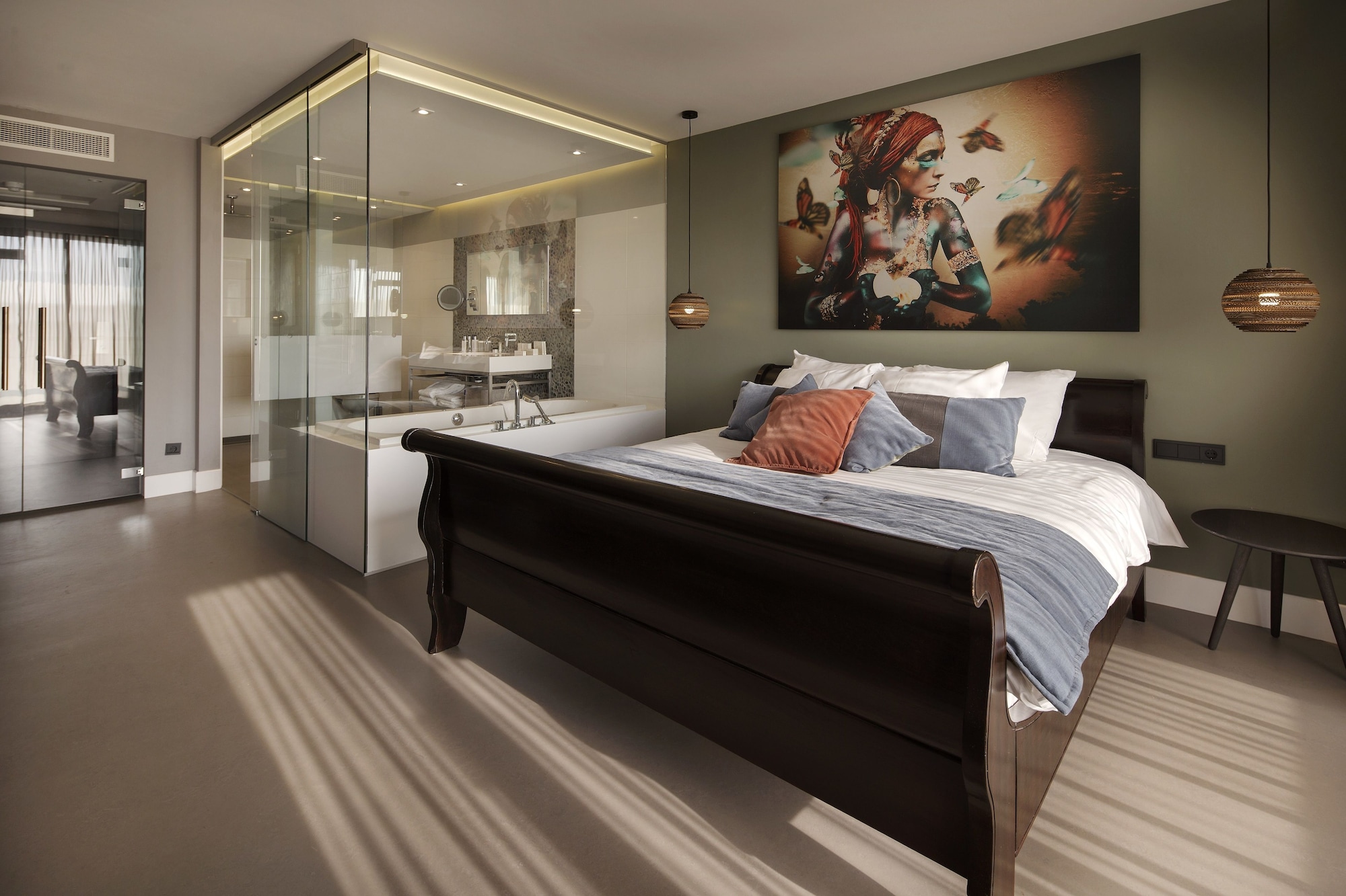 East, Suite, King Bed