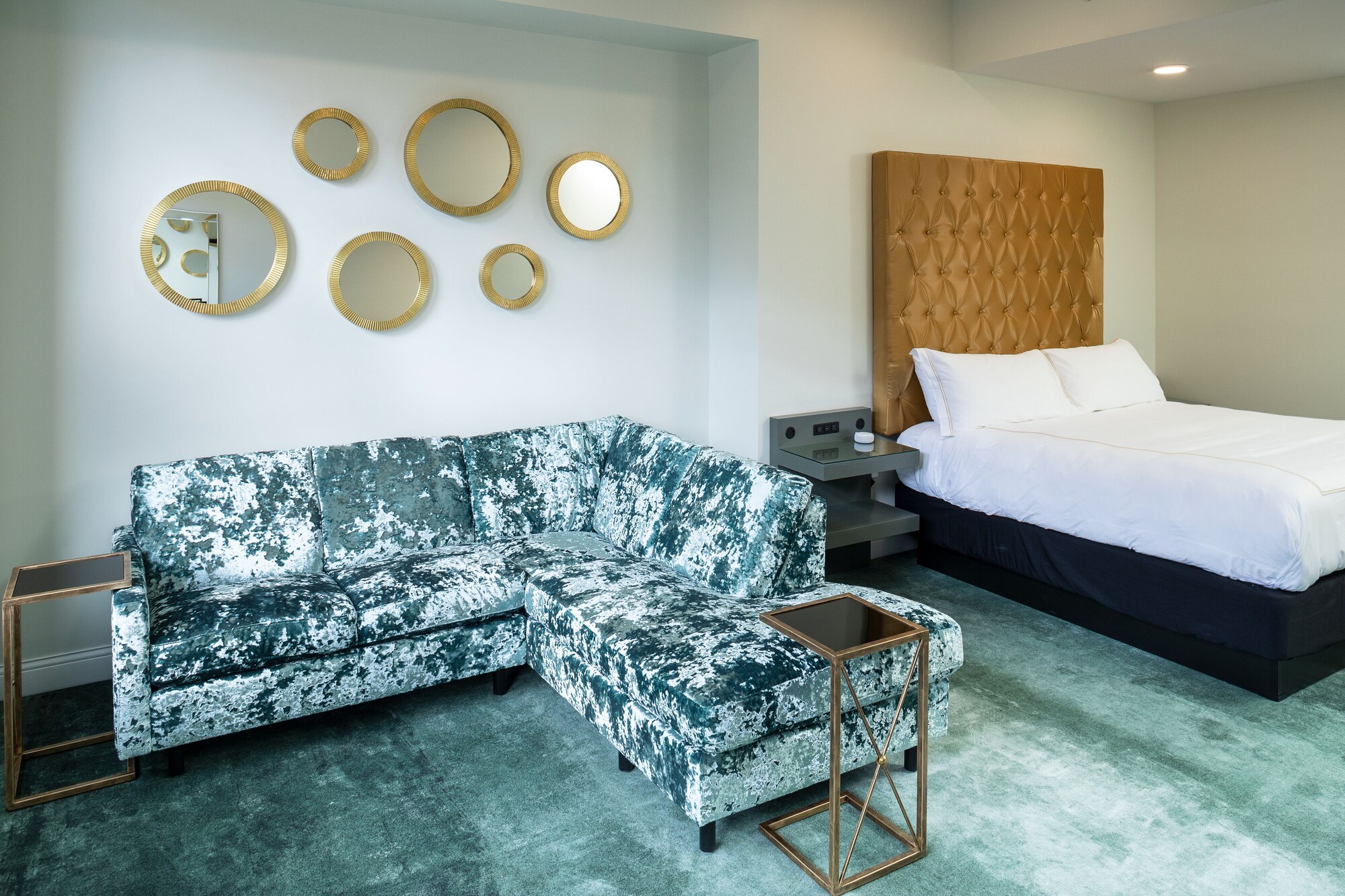 Green, Junior Suite, Superior, King Bed, City View
