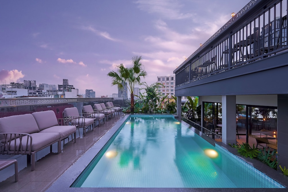 La Siesta Premium Saigon Central 7/50