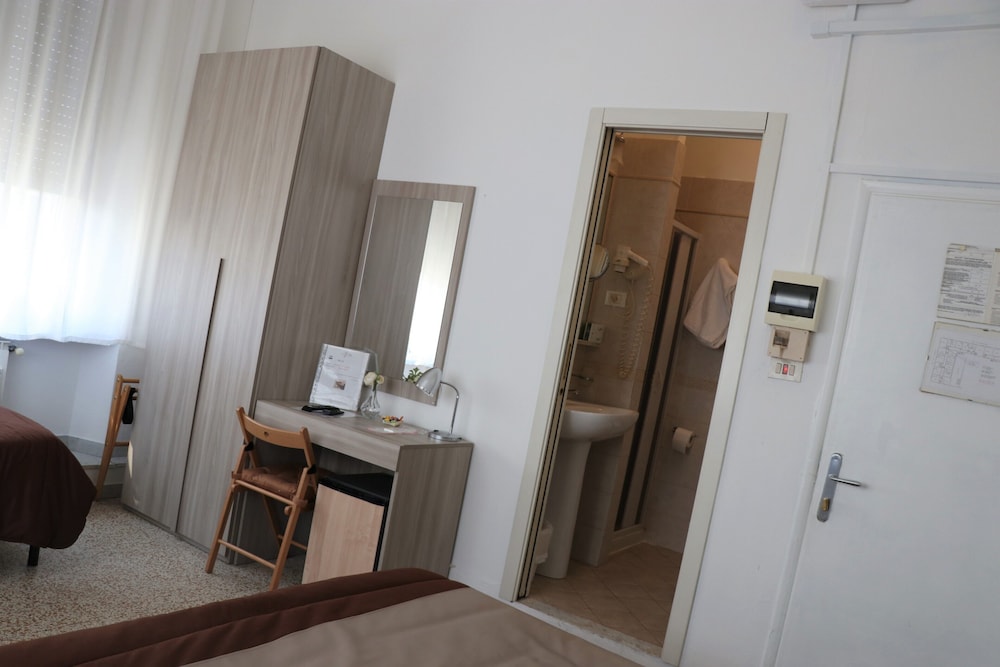Hotel La Torre Pisa 27/60