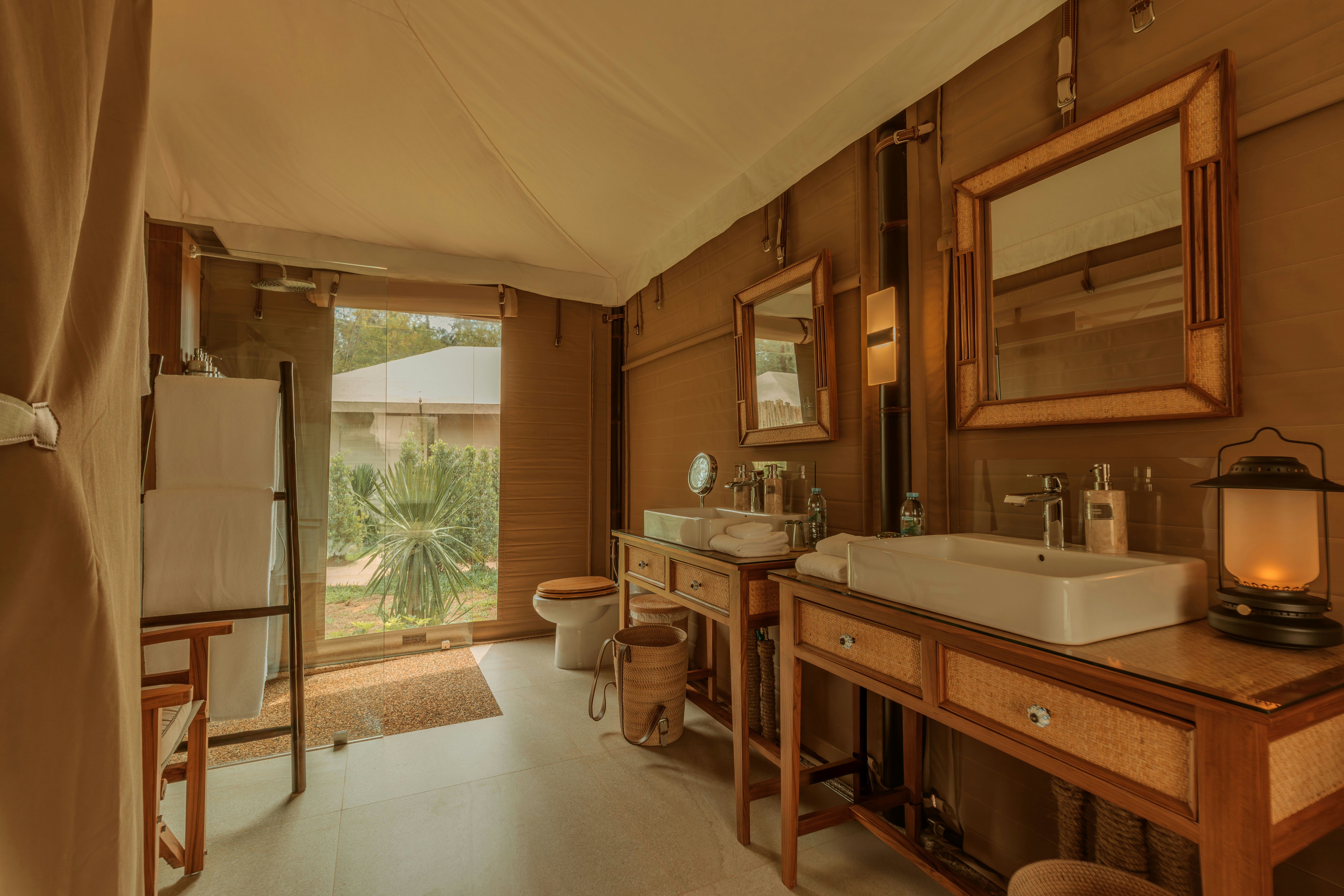 Lagoon, Pool, Tent