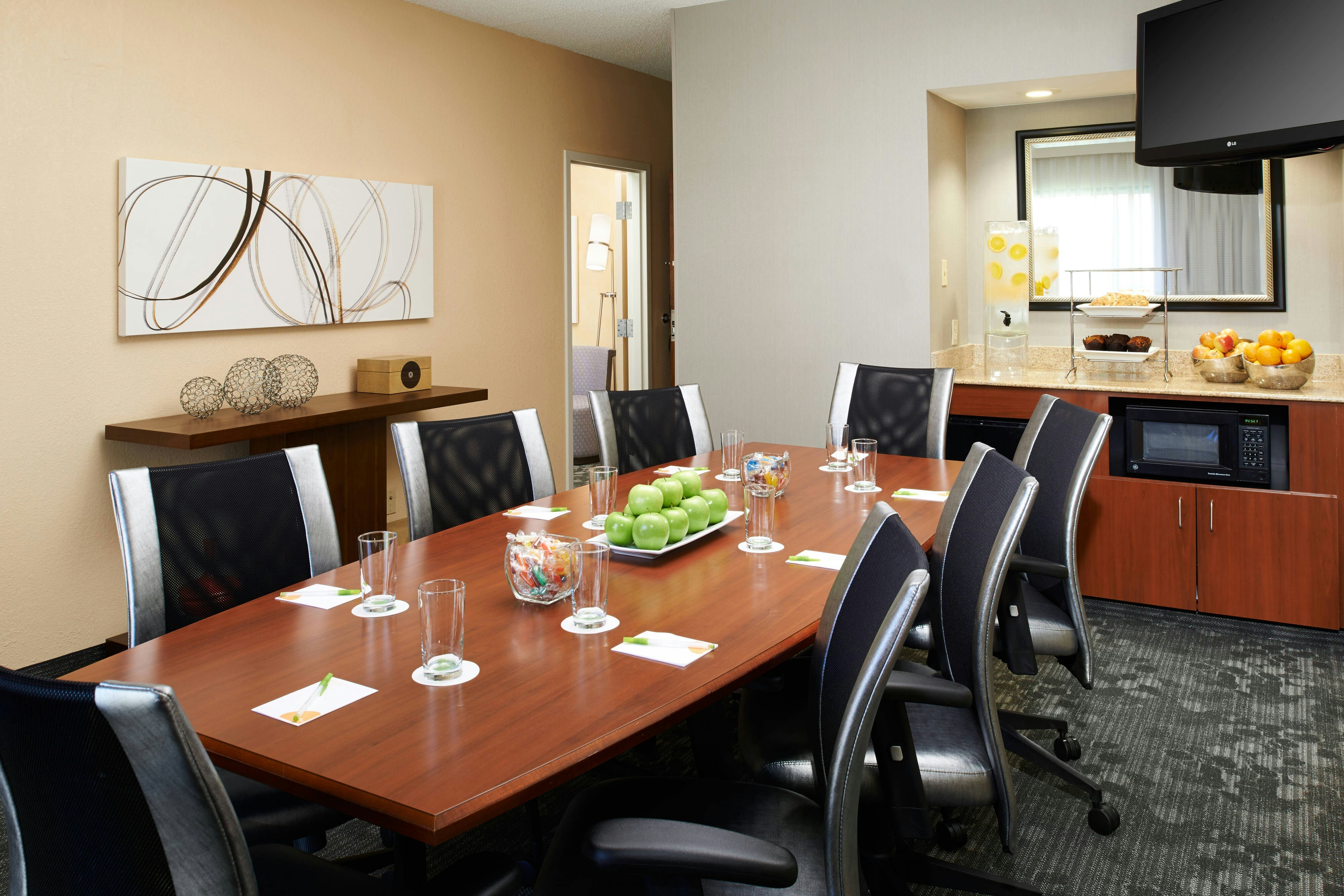 Courtyard by Marriott Columbus Dublin 2/4