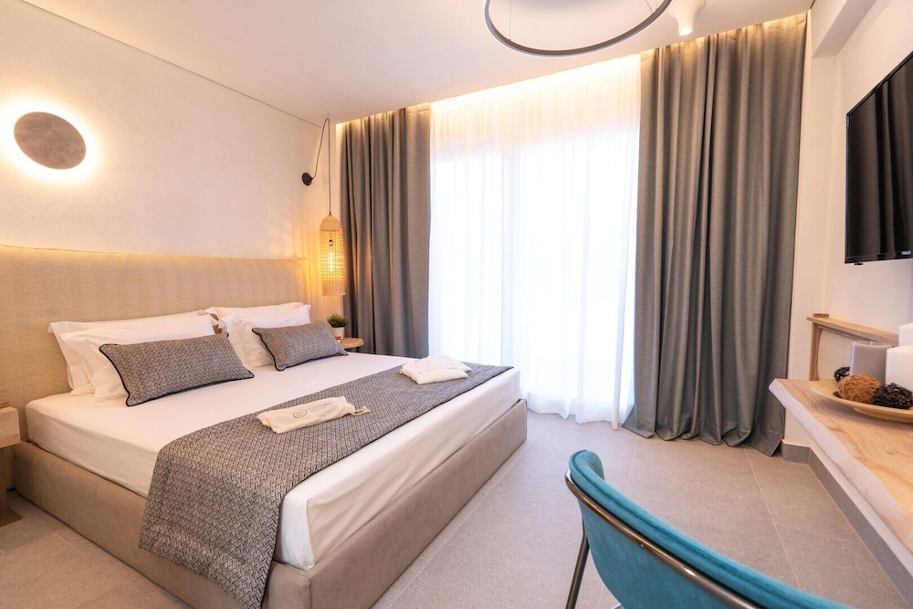 Mirablue Deluxe Residences 10/50