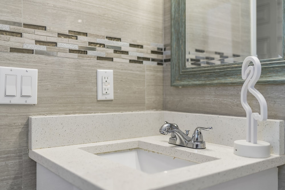 Alani Bay Deluxe Condos Fort Lauderdale 42/50