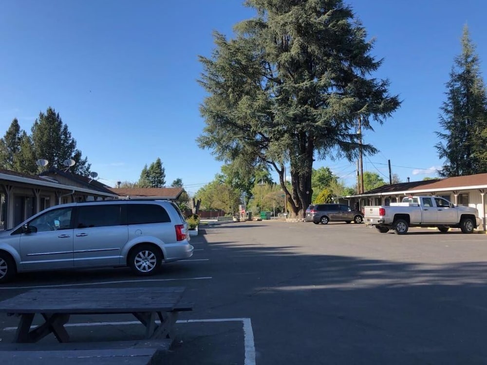 Kelseyville Motel 25/36