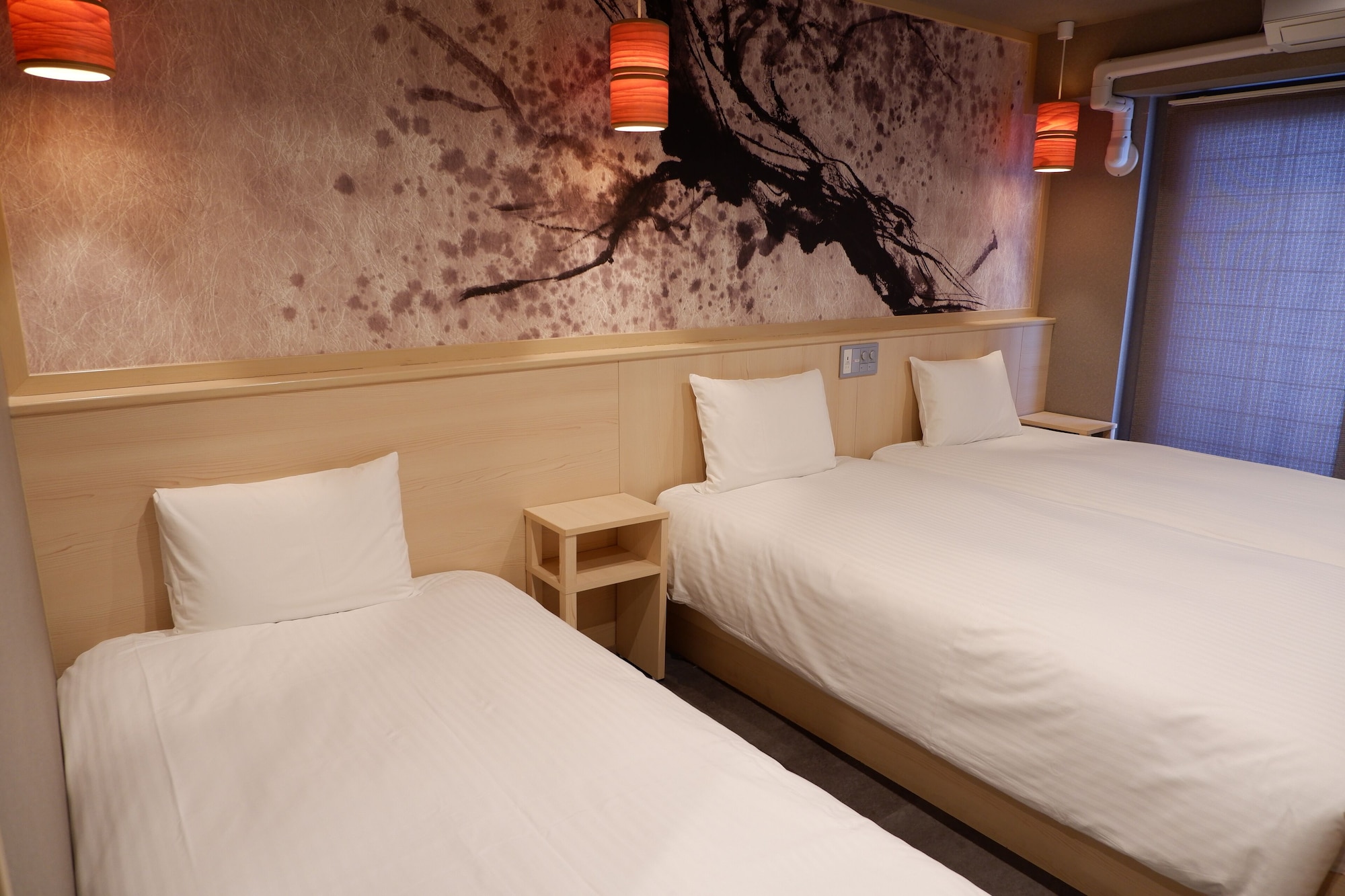 ROOM, TRIPLE, TWIN BEDS, SOFA