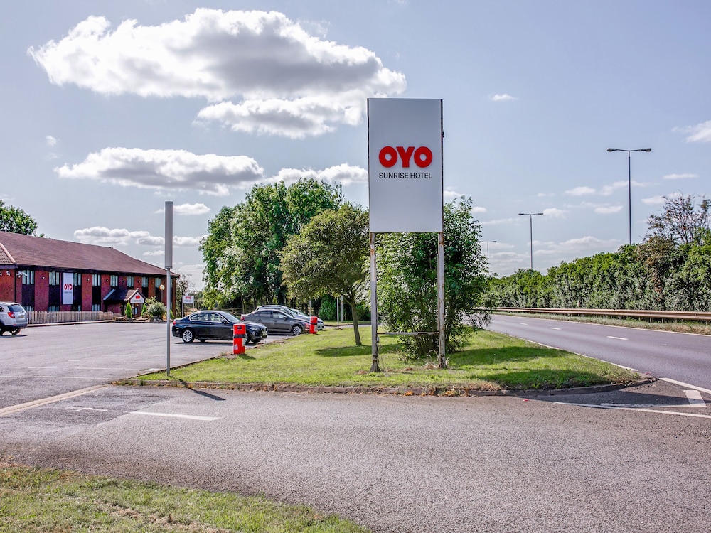 OYO Sunrise Hotel, A46 N Leicester 15/19