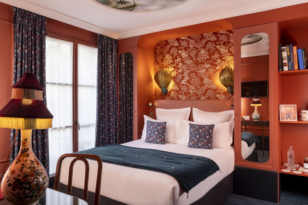SUPERIOR, DOUBLE BED