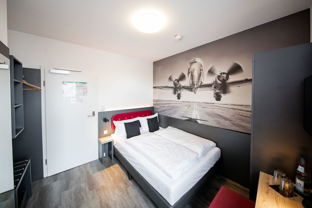 Airport Hotel Dürscheidt 23/56