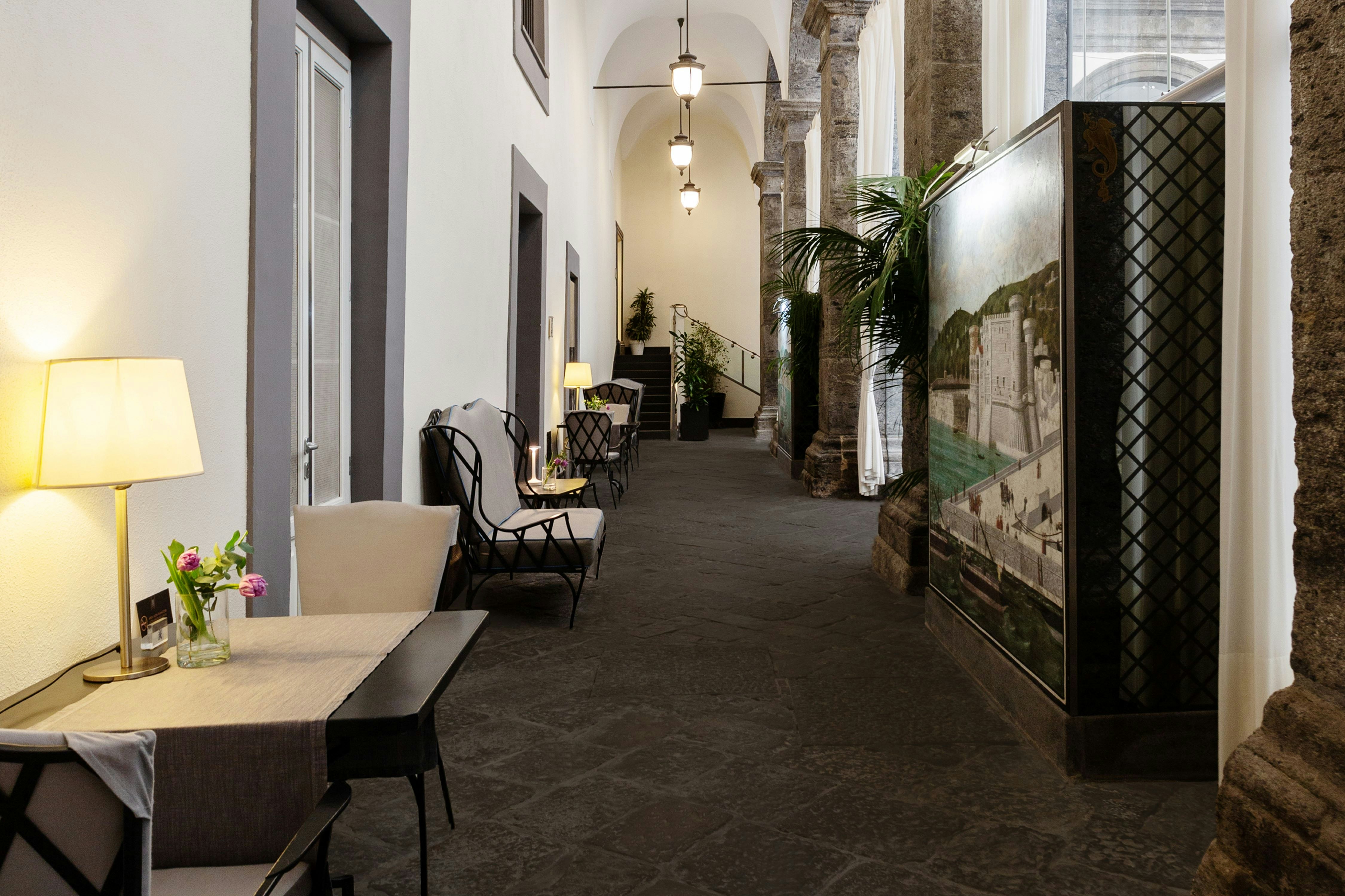 Palazzo Caracciolo Naples 29/43