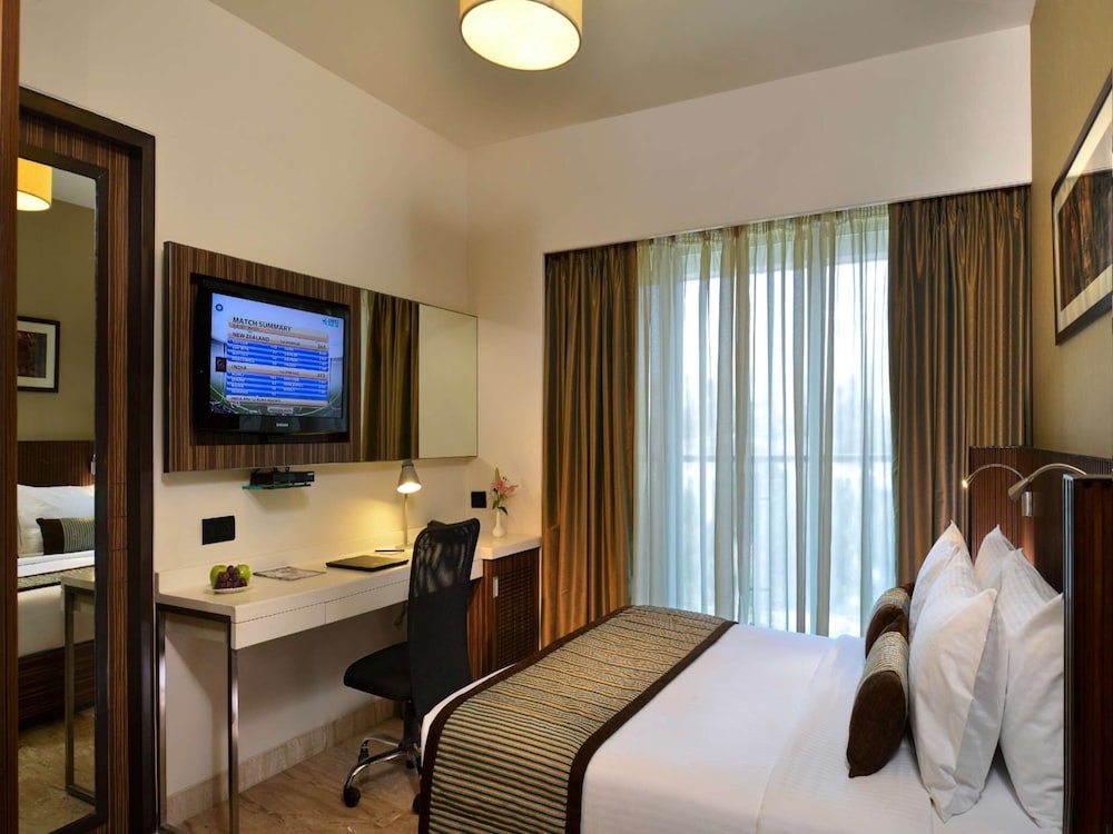 DELUXE, TWIN BEDS
