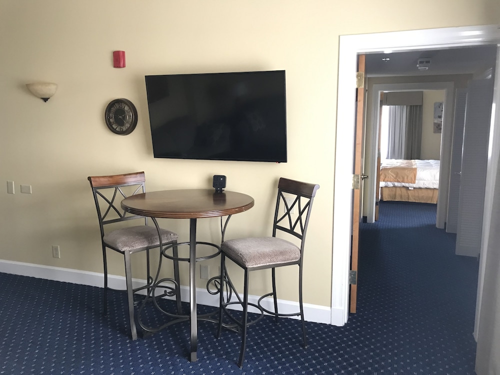 Asbury Inn and Suites 55/66