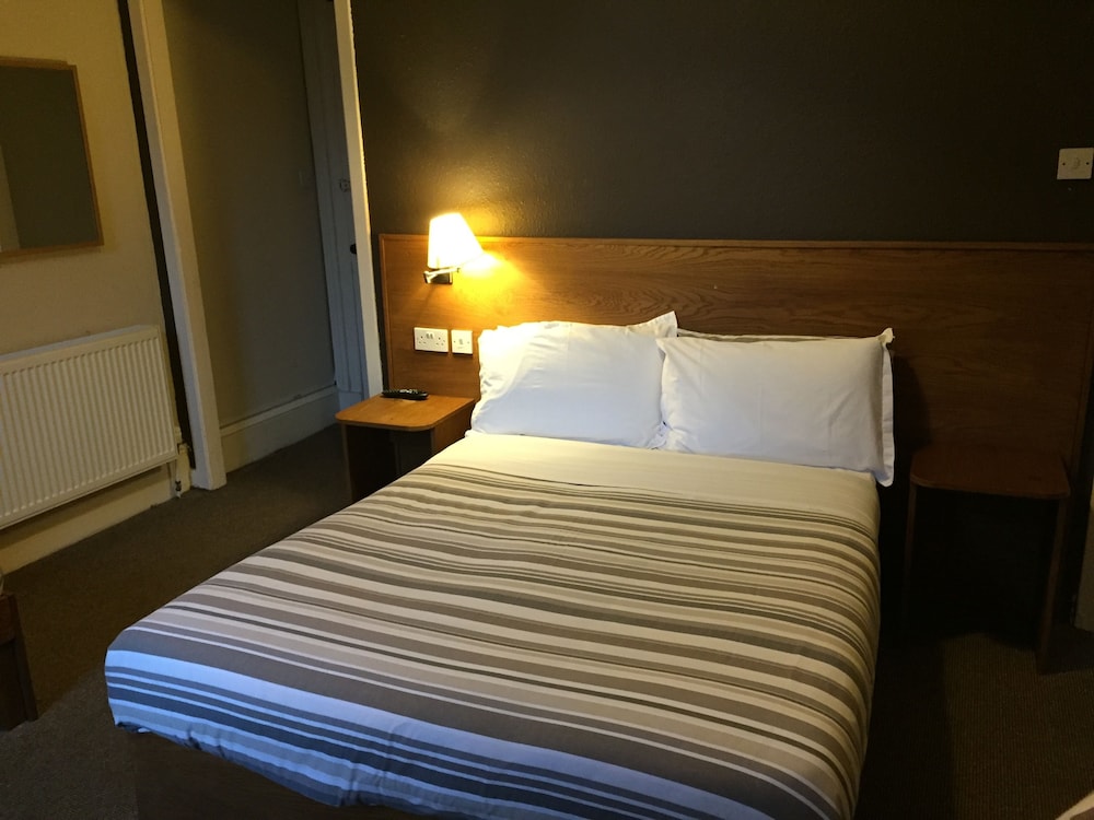 Edinburgh House Hotel 24/50