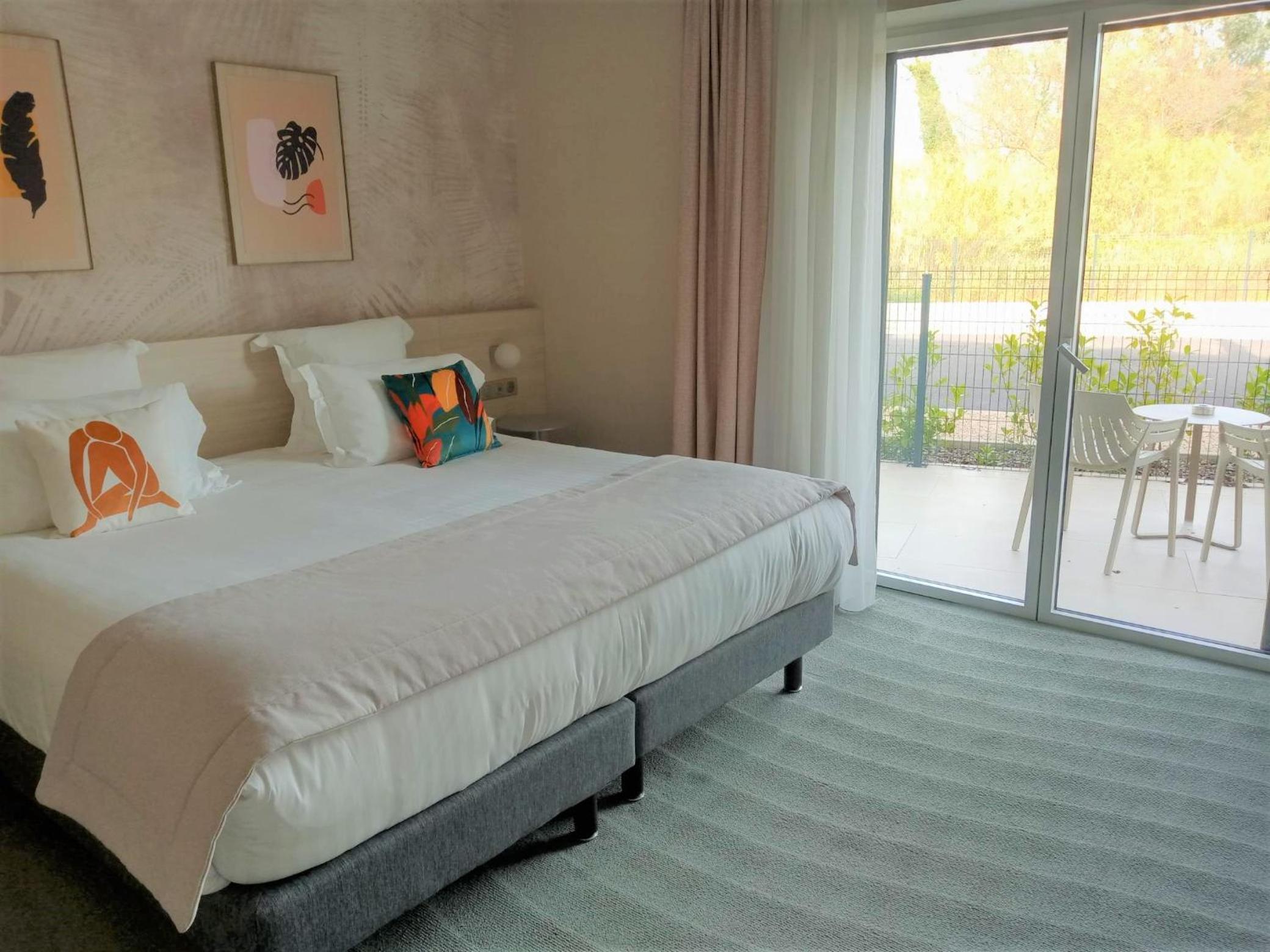 Prestige, King Bed, Garden Floor