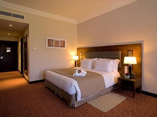 Palace, Suite, Queen Bed