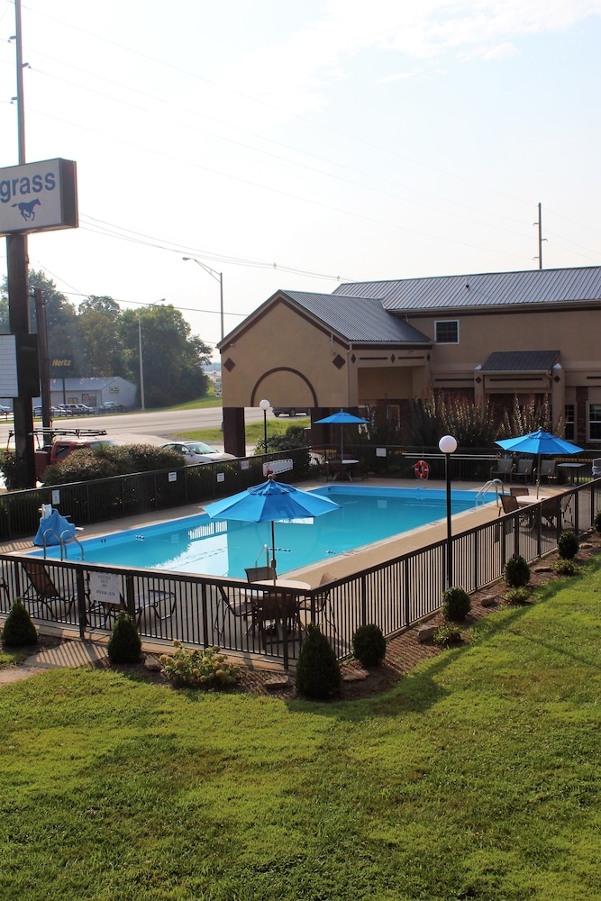 Bluegrass Inn 3/51