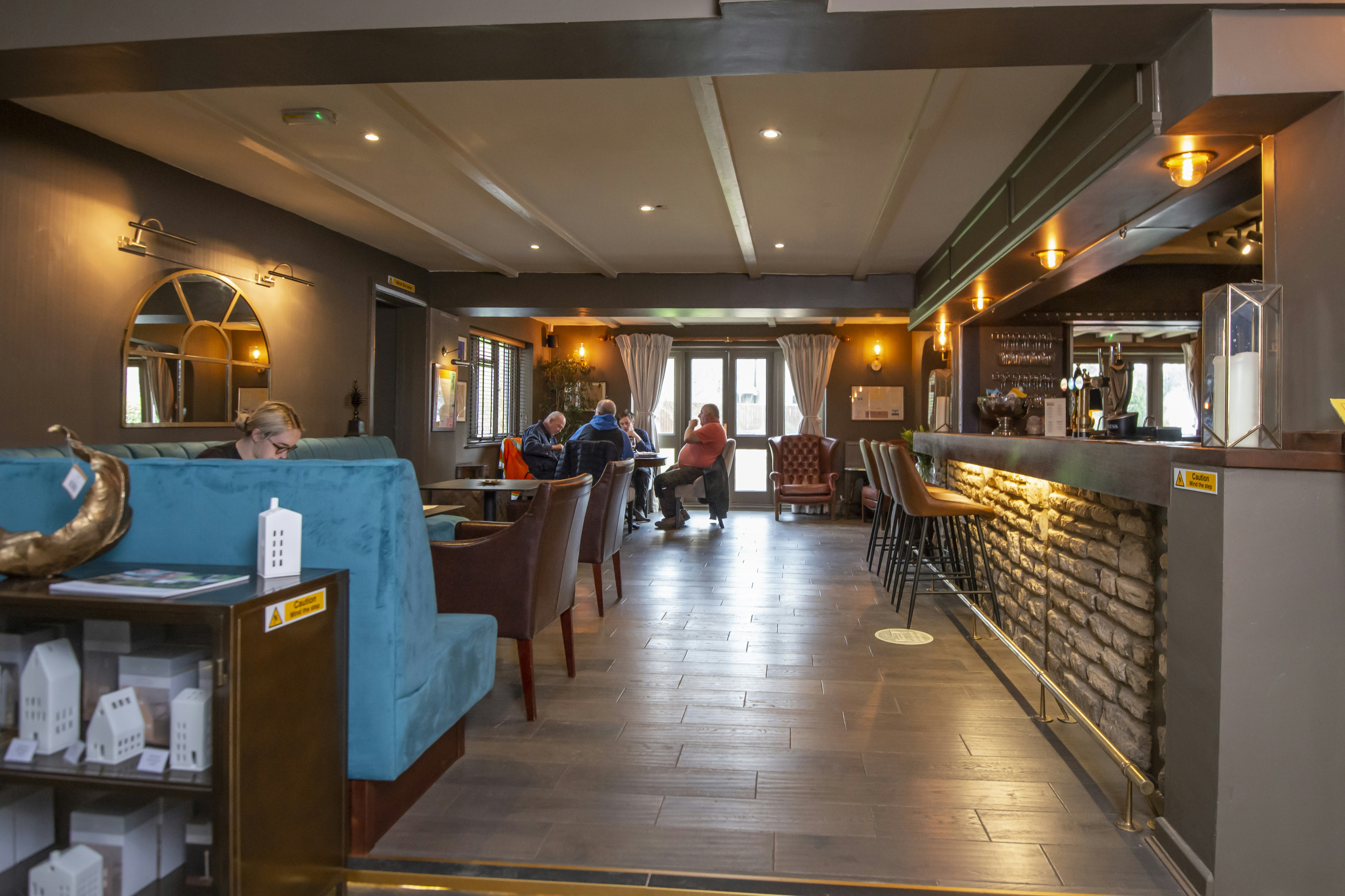 Pettifers Freehouse Hotel 14/20