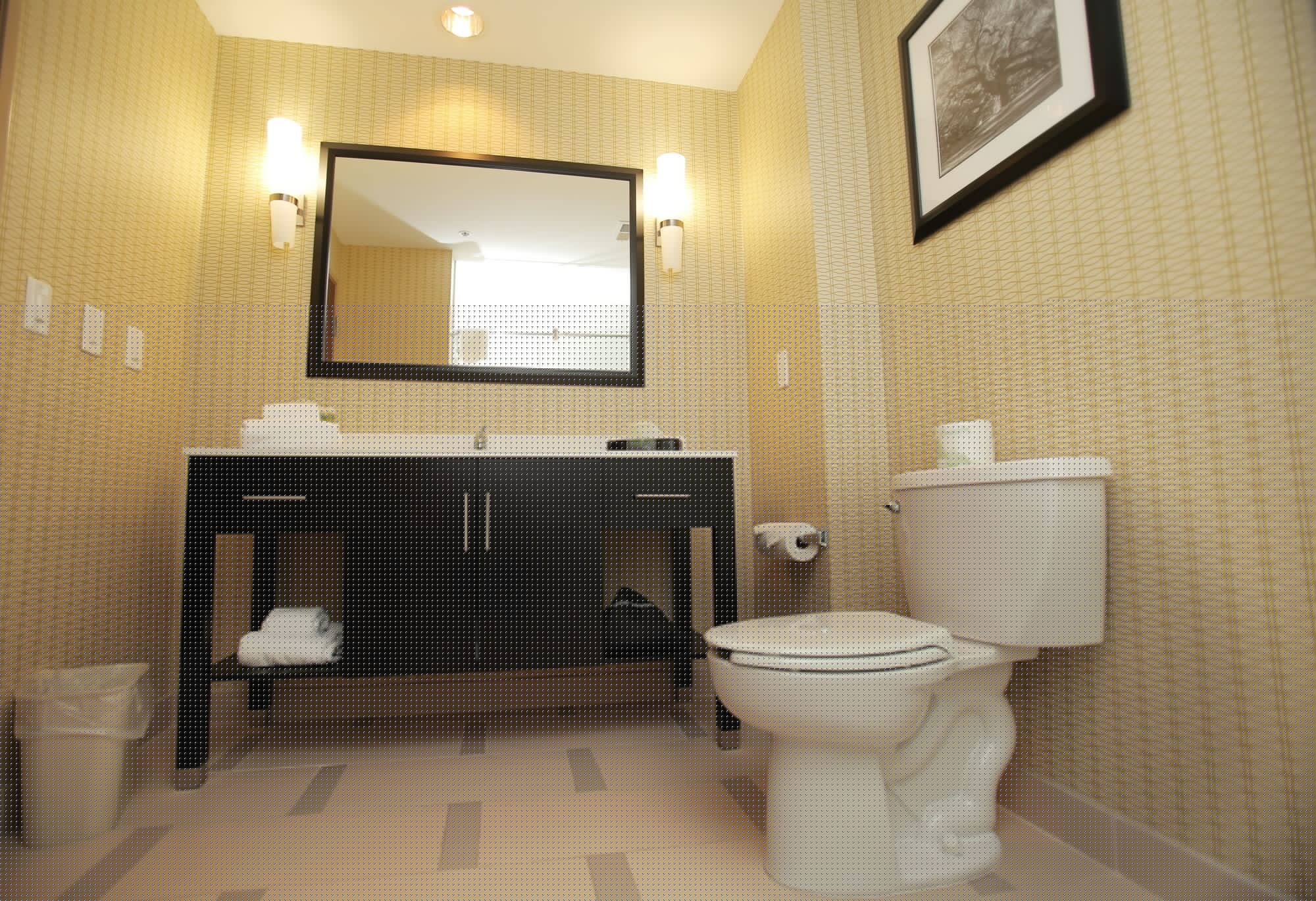 Standard, 2 Queen Beds, Accessible, Holiday Inn Express Suites Southport Oak Island Area 3/5