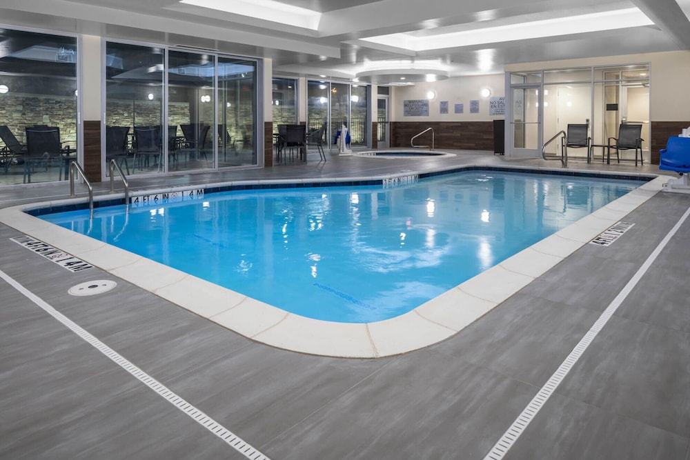 Fairfield Inn Suites Dallas Dfw Airport North Irving 19/38