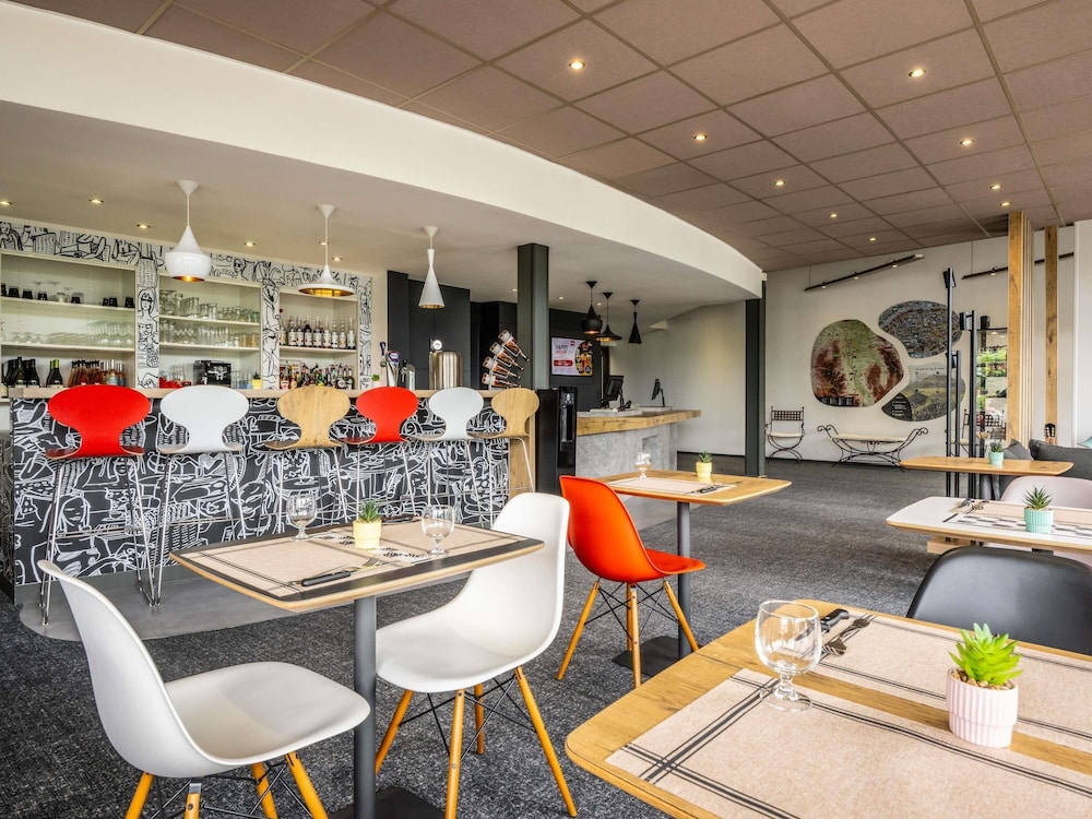 Ibis Issoire 45/57
