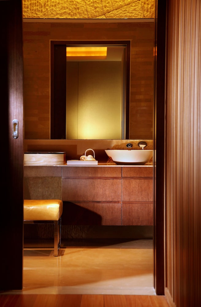 Grand Hyatt Shenzhen 12/75