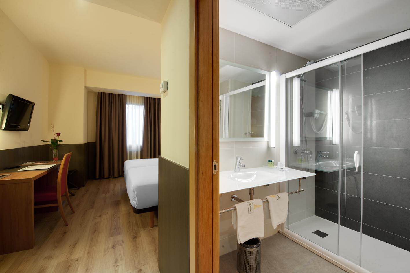 Room, Single, Double Bed