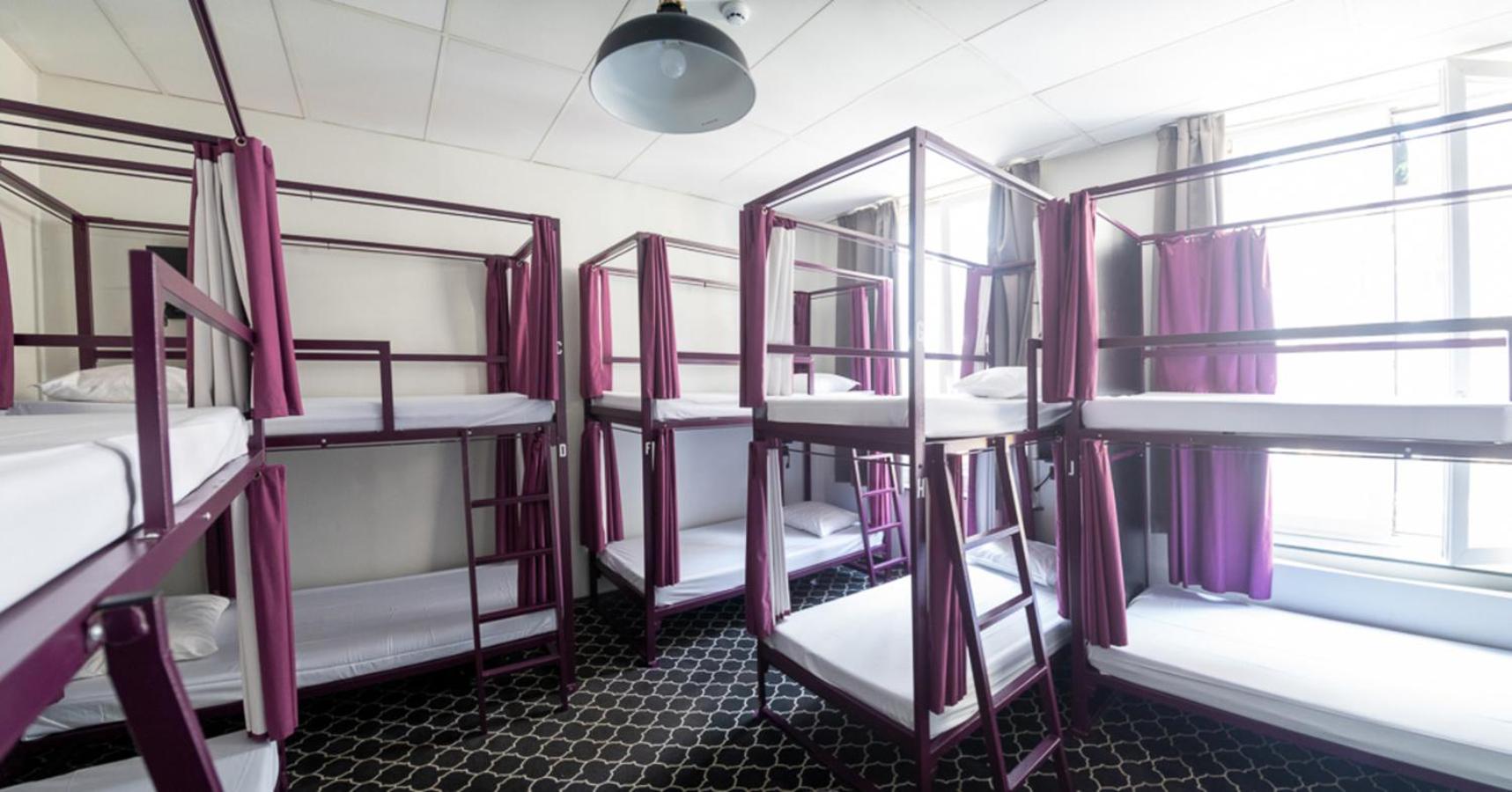 Private, 5 Queen Beds