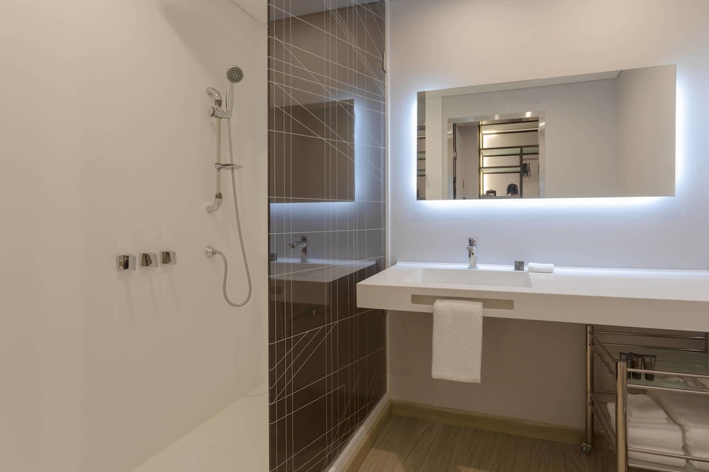 AC Hotel by Marriott Santa Marta 21/65