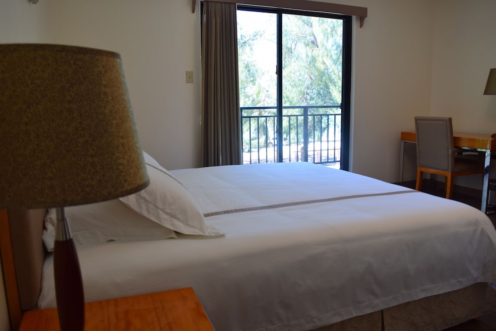 Saipan Beach Hotel 12/66