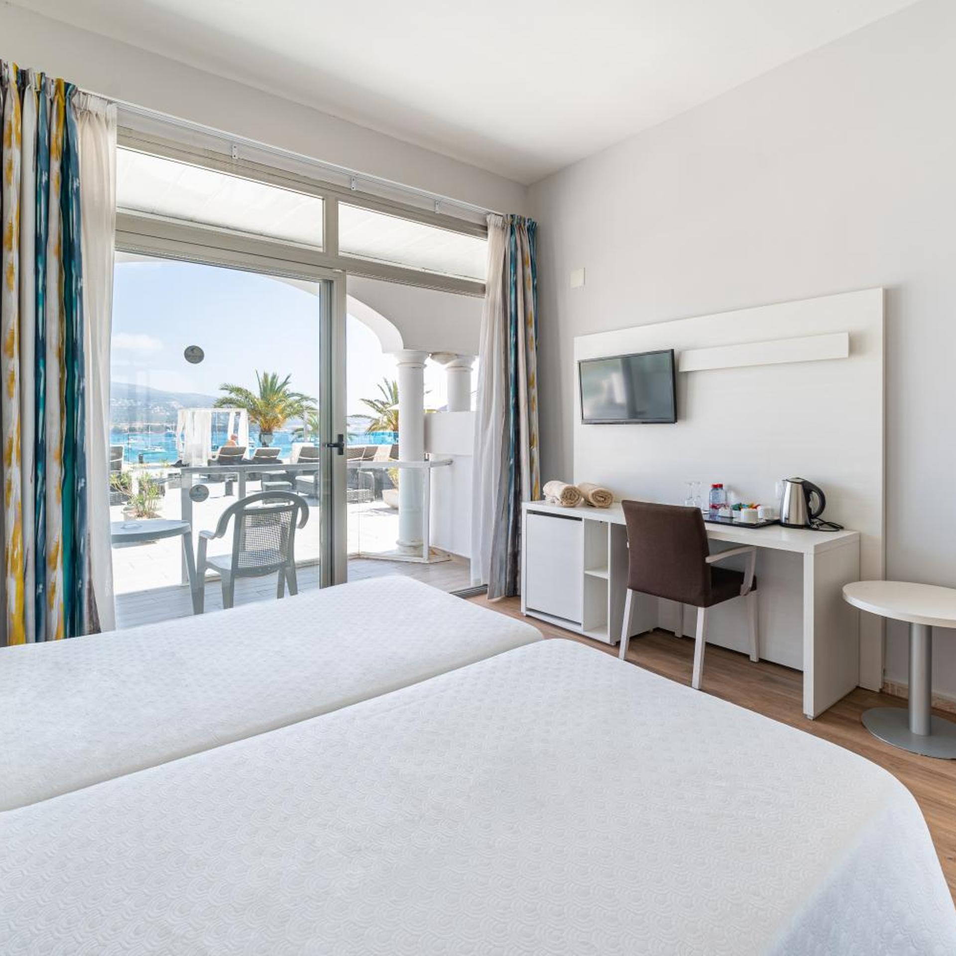 Room, Twin Beds, Sea View, Sun Room