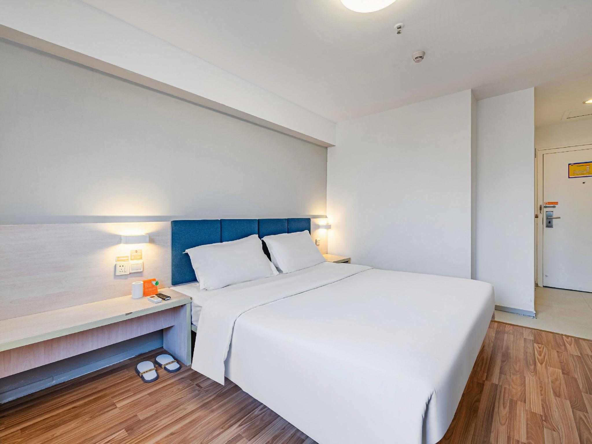 7 Days Inn Shenzhen Longhua Branch photo5
