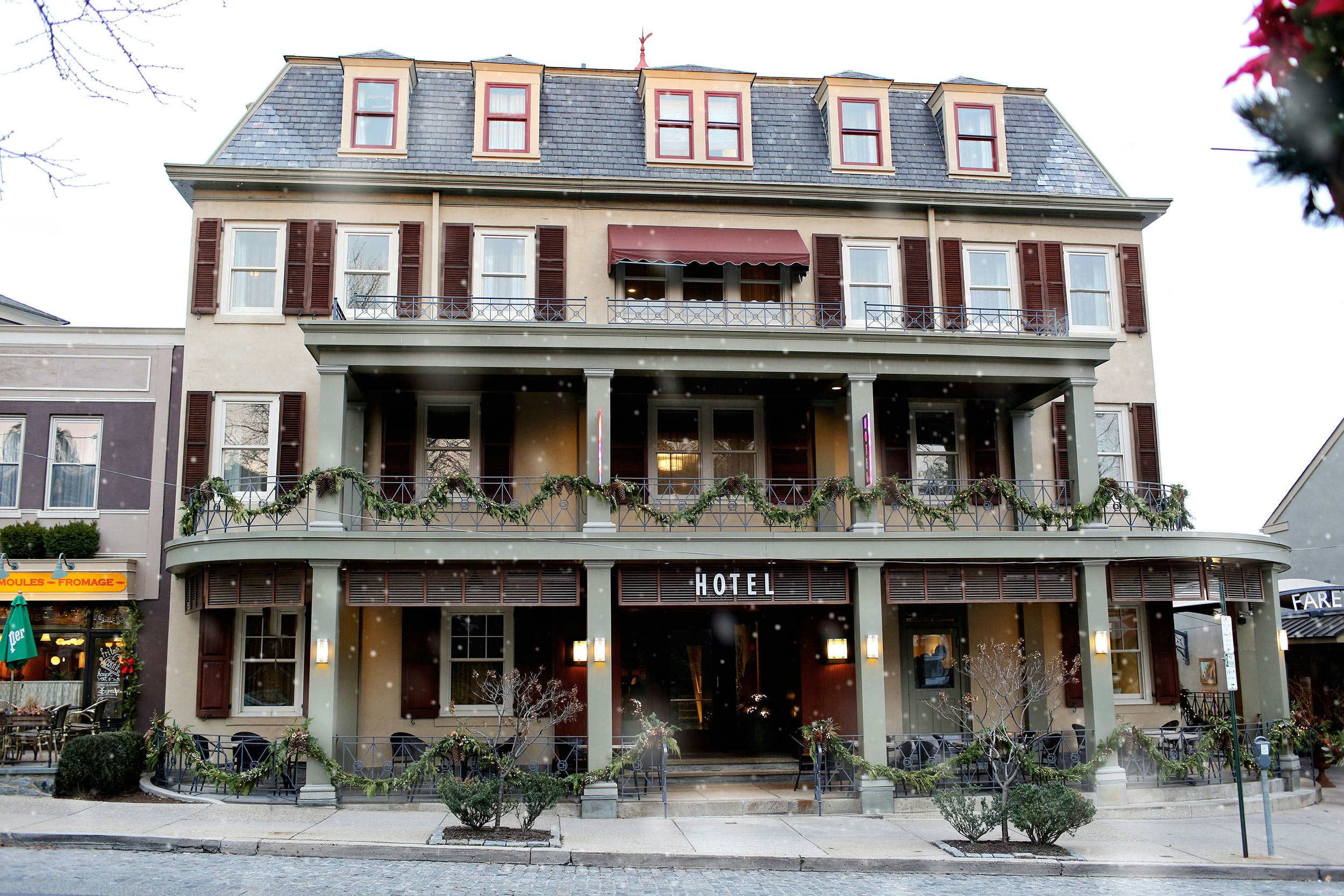 Chestnut Hill Hotel 1/50