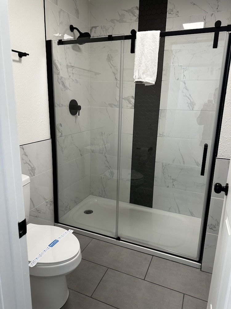 Sierra Inn 14/17