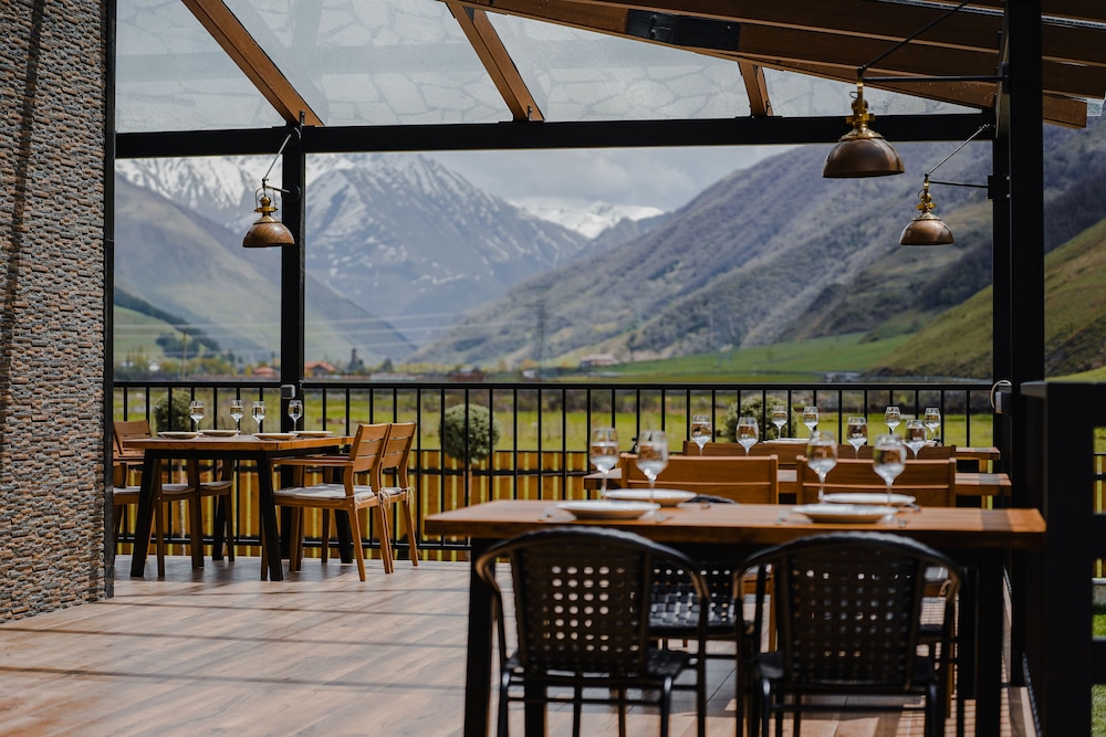 Suatis Resort Kazbegi 48/65