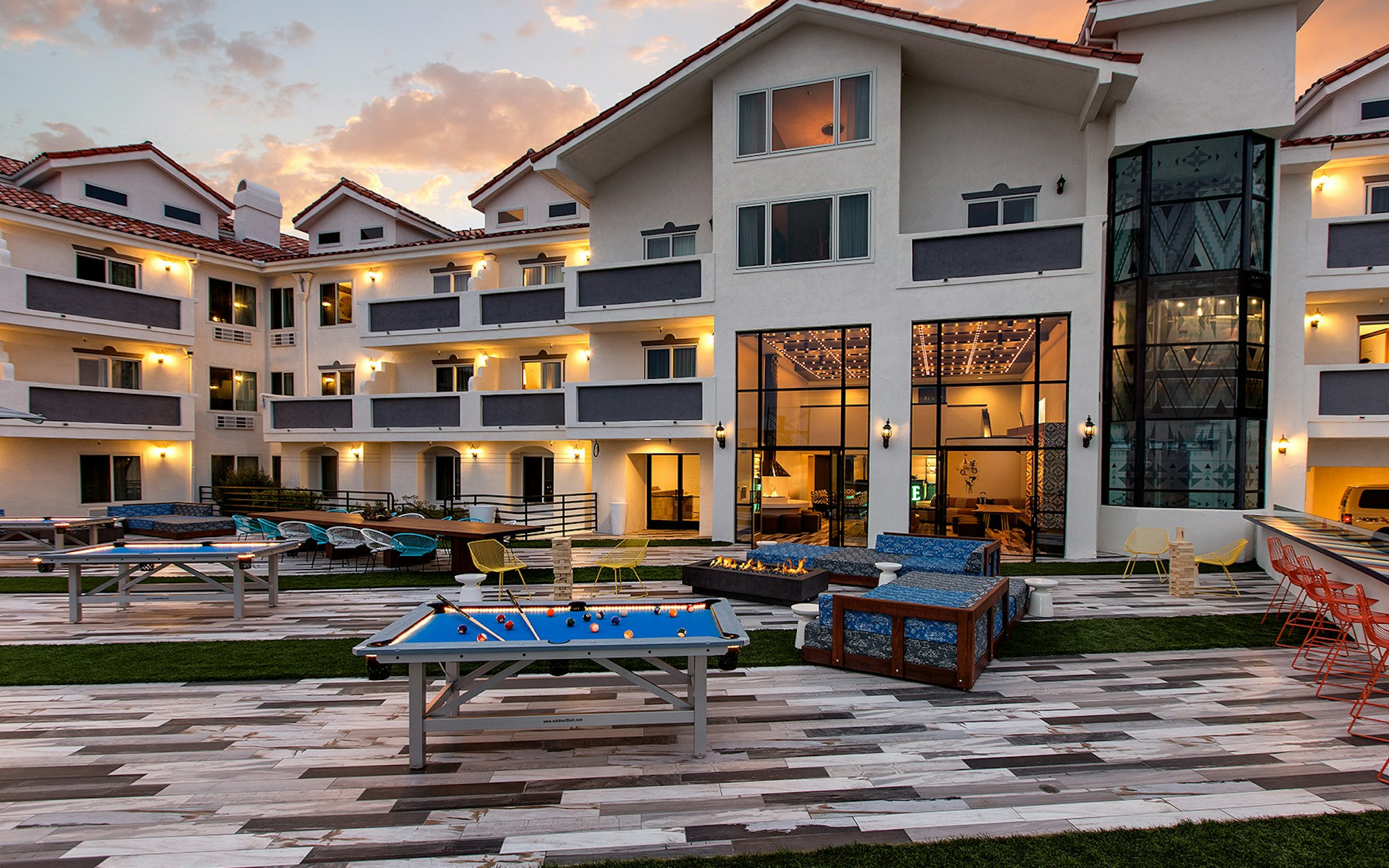 Hotel Hermosa 49/52