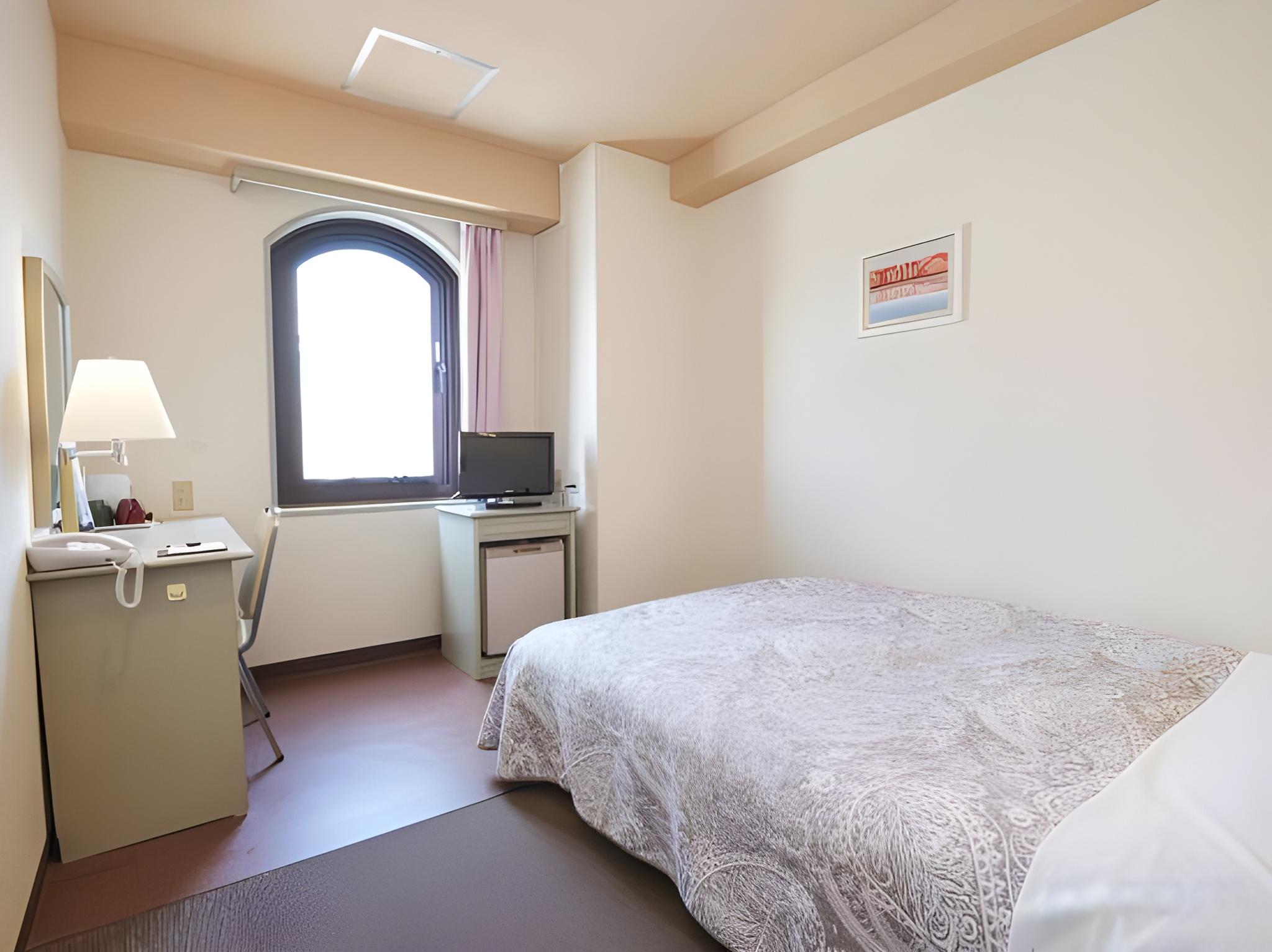 Semi Room, Semi Double Bed