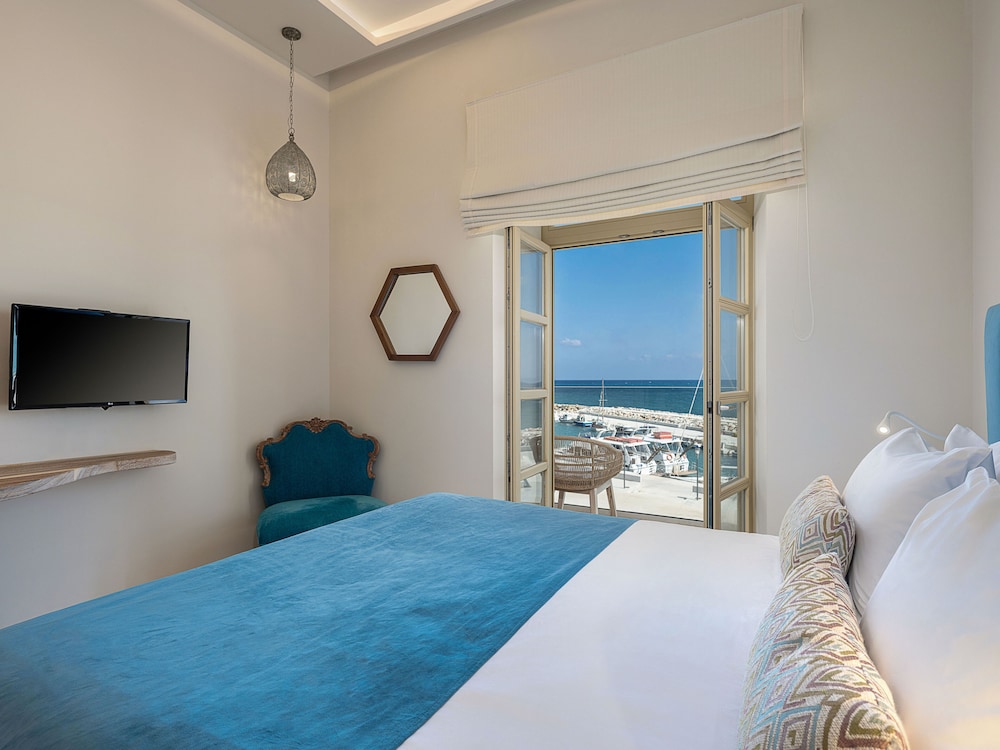 Avra Apartments Kolymbari Harbour 13/50