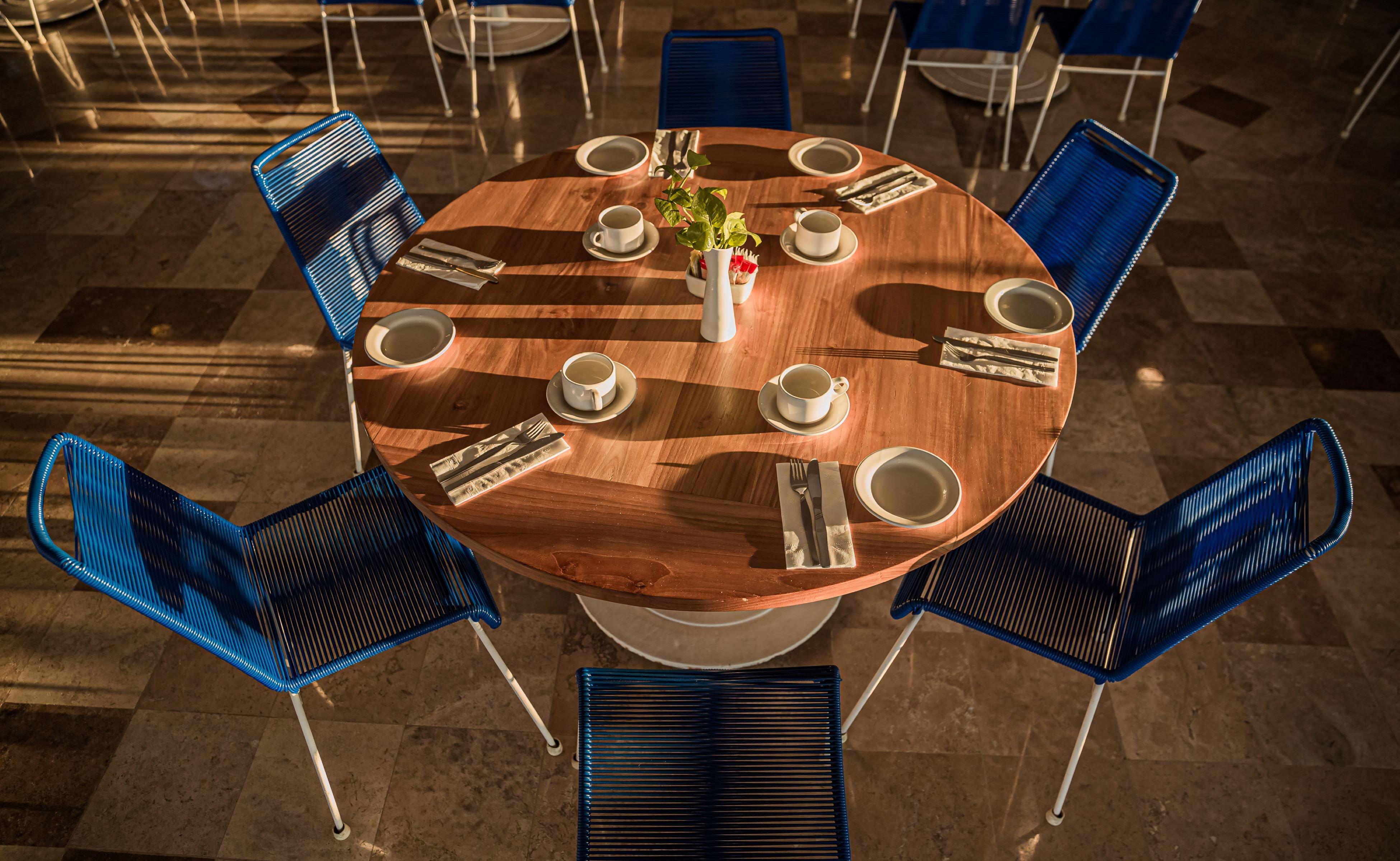 restaurant cafeteria