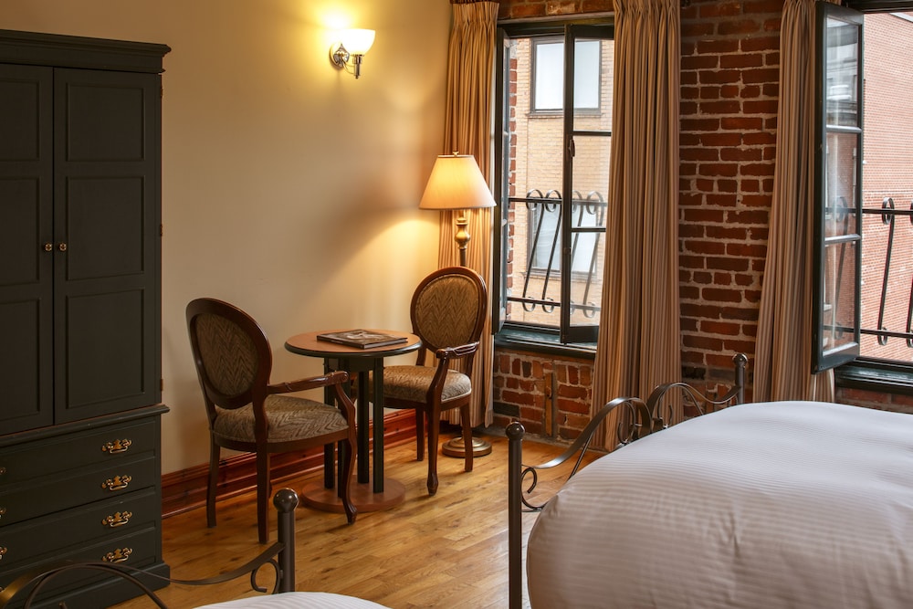 Auberge du Vieux-Port 49/51