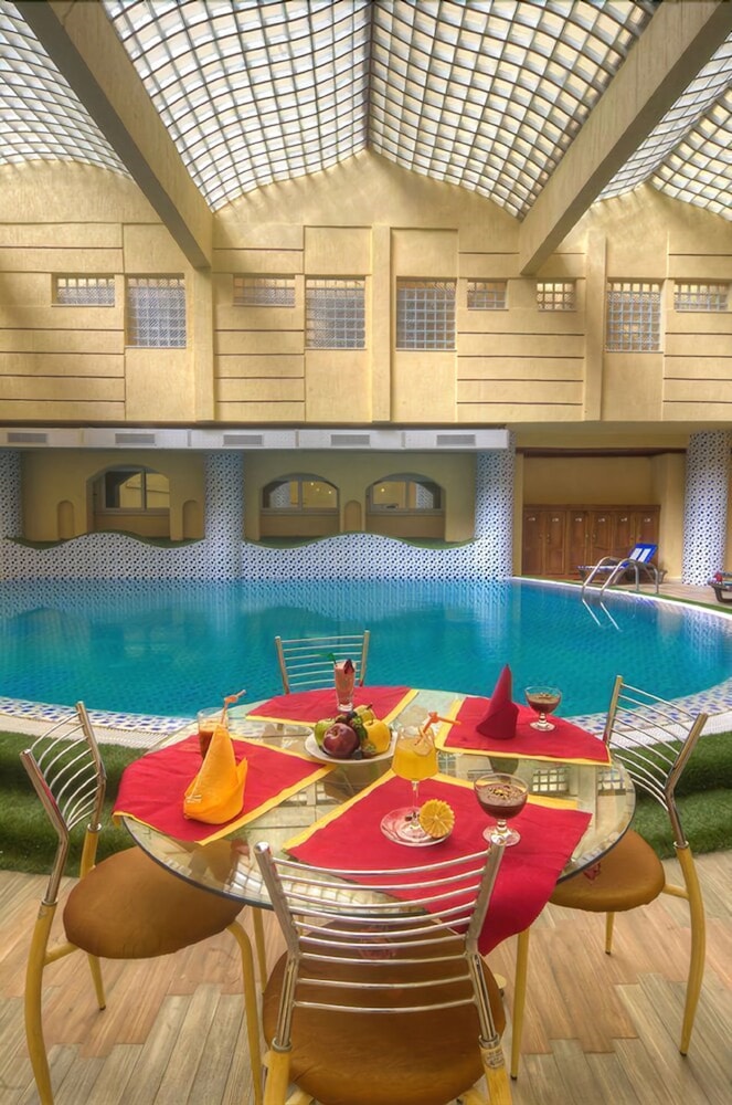 HOTEL VILLE DES ROSES 15/29