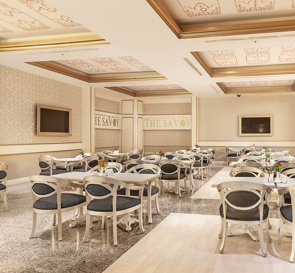 restaurant cafeteria