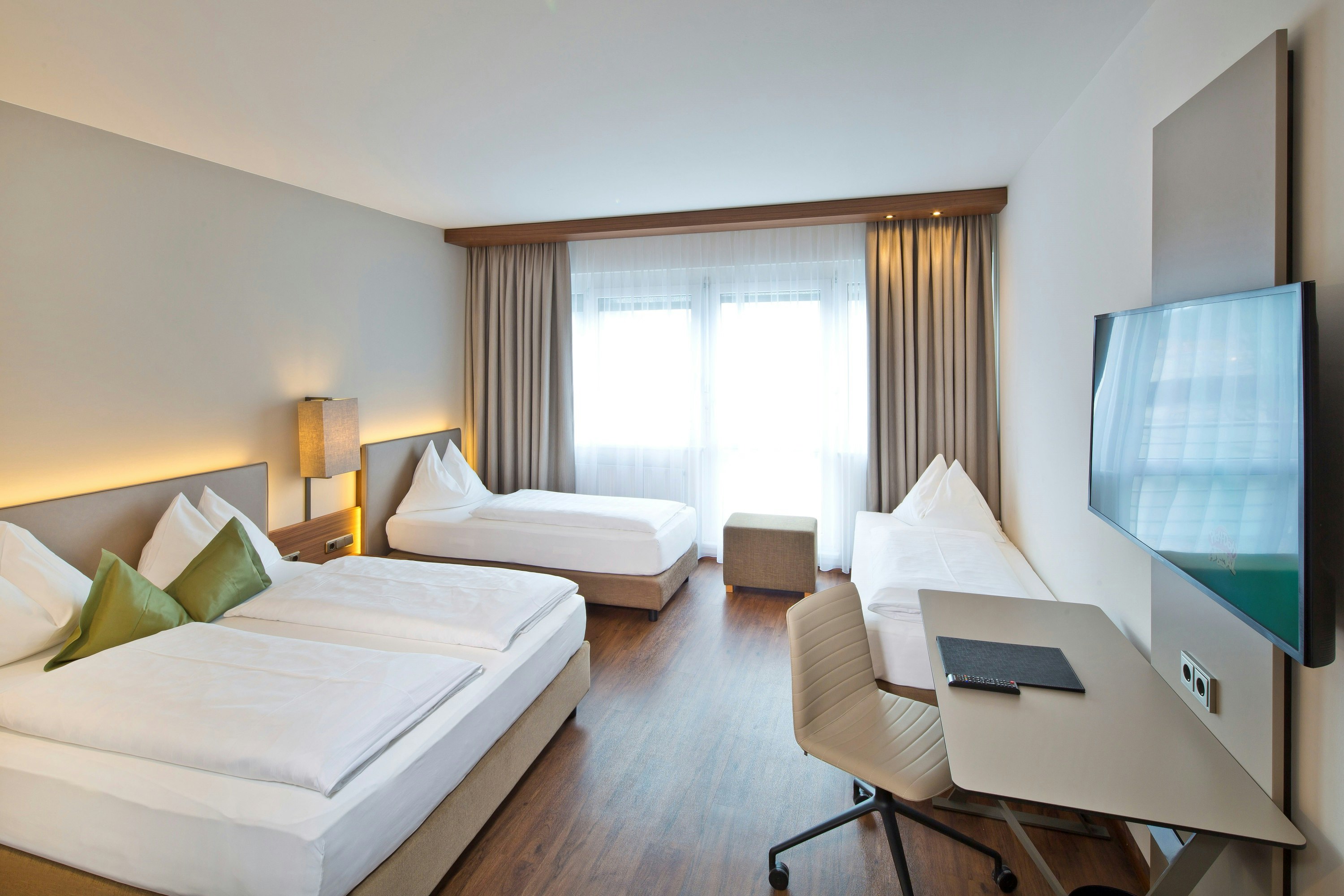 Penz Hotel West 5/38