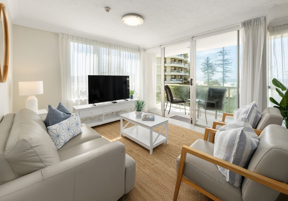 Burleigh Beach Tower 28/49