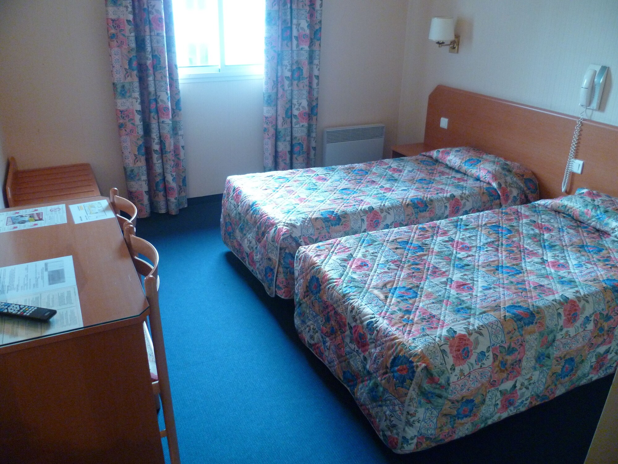 STANDARD, DOUBLE OR TWIN BED
