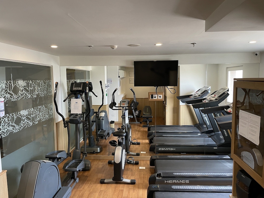 Holiday Inn Express Gurgaon Sector 50 25/49