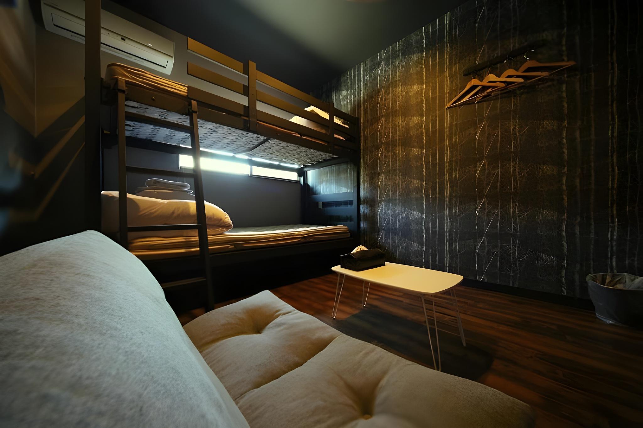 ROOM, TRIPLE